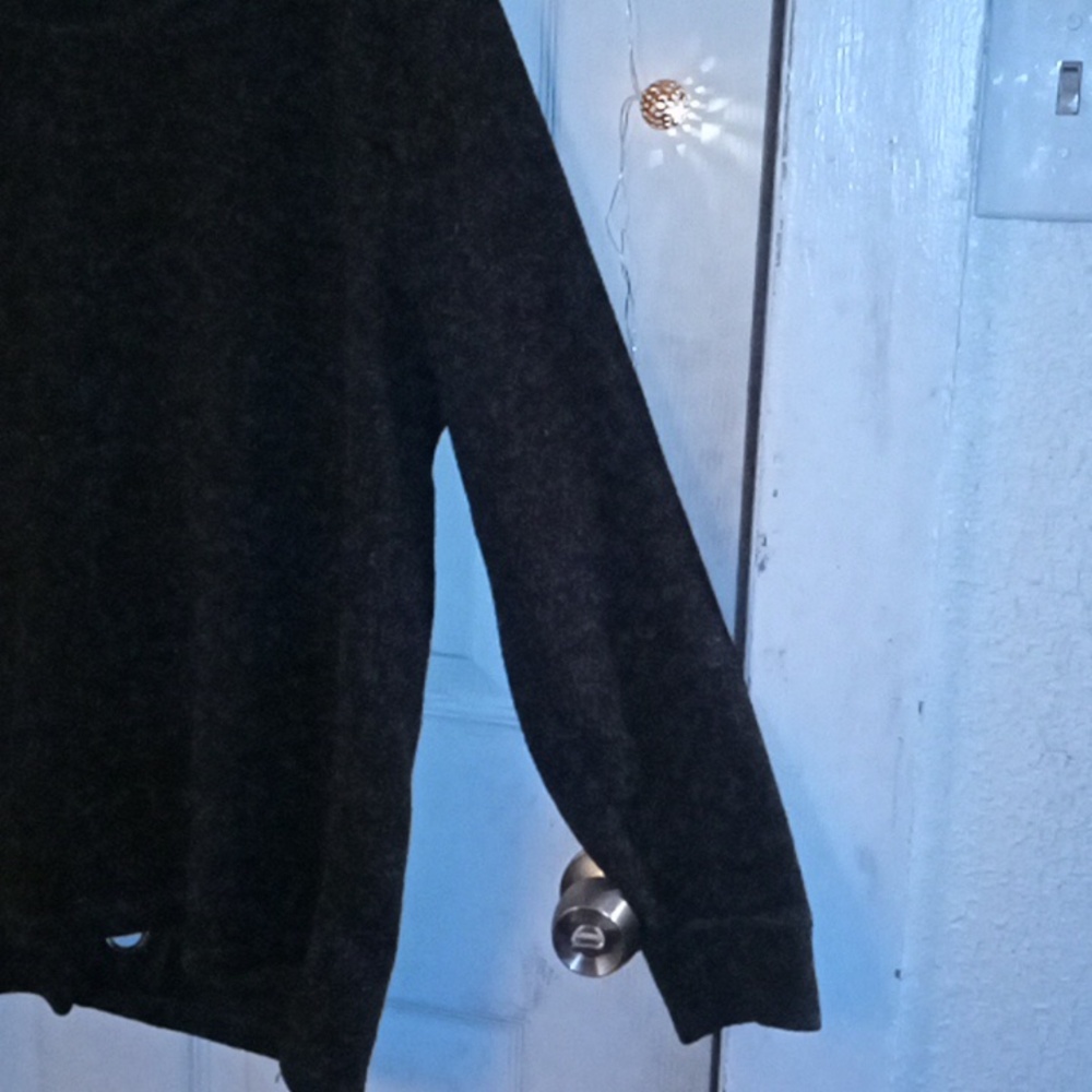 Sweater - Picture 4 of 4